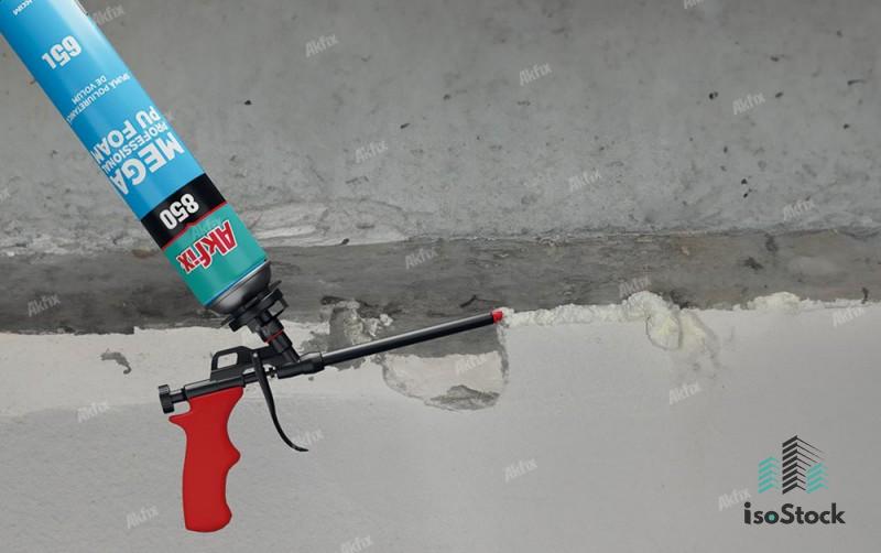 Akfix 850 Mega Spumă poliuretanică profesională cu randament mare, aplicare cu pistol, 65 L